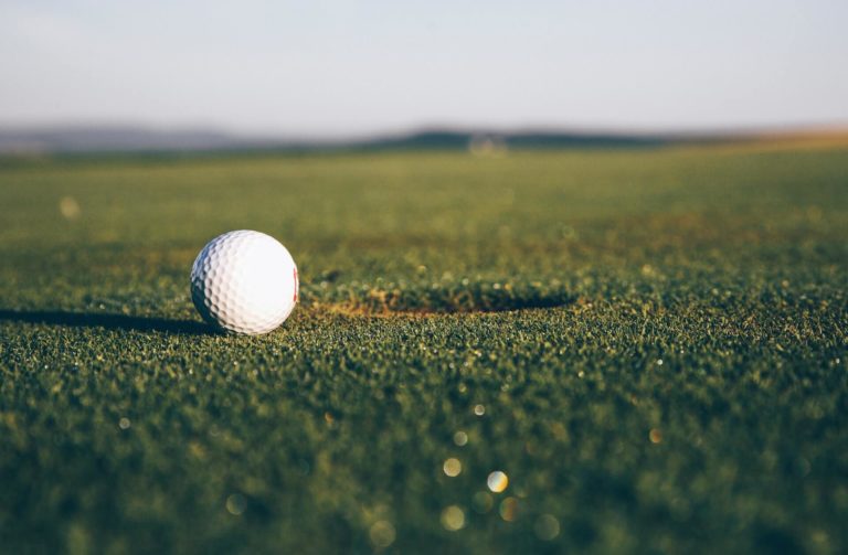 ¿Cómo se juega al golf?: Claves para principiantes.